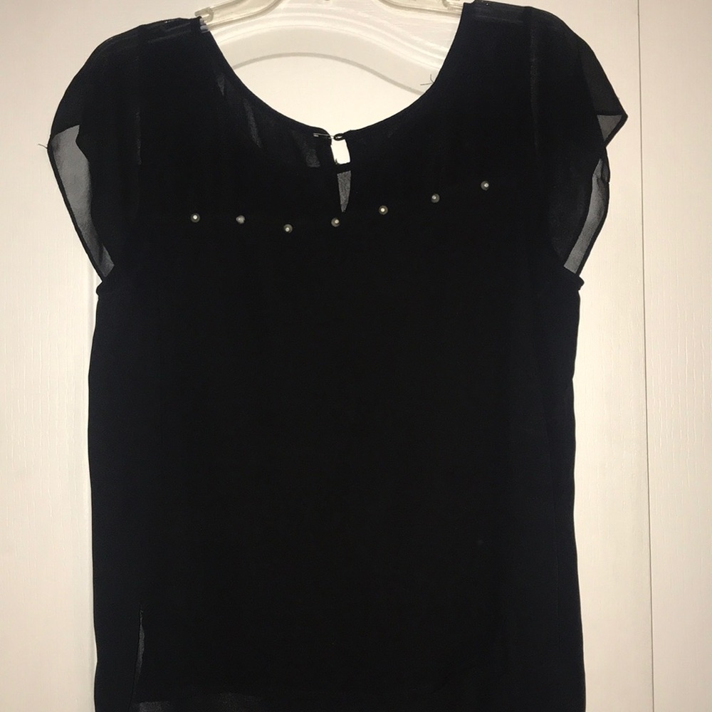Short sleeve sheer top!